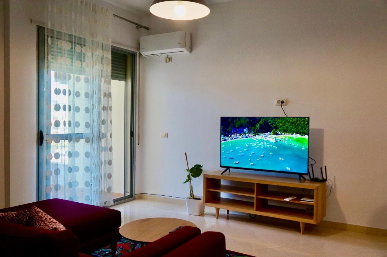 Apartament Lovely 2 Bedroom With Free Parking *