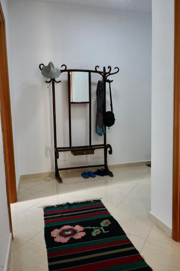 Apartament Lovely 2 Bedroom With Free Parking